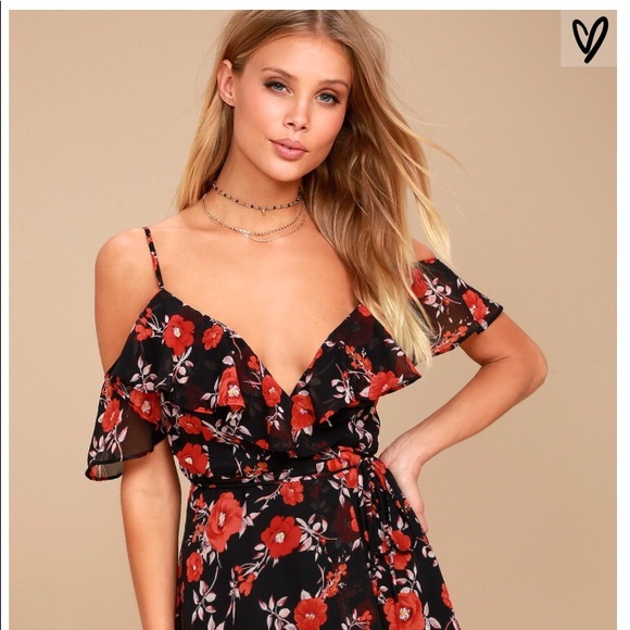 NWT LULUS BLACK FLORAL PRINT WRAP DRESS - Picture 2 of 4